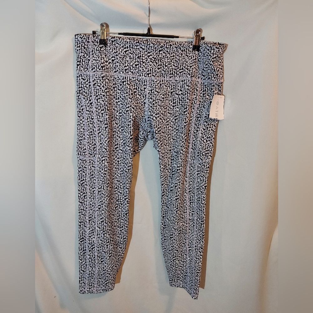 Athleta NWT Ultimate Stash Textured 7/8 Tight Tailwind Black White Size XL